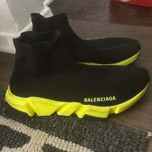 Gently used odor free balenciaga runner